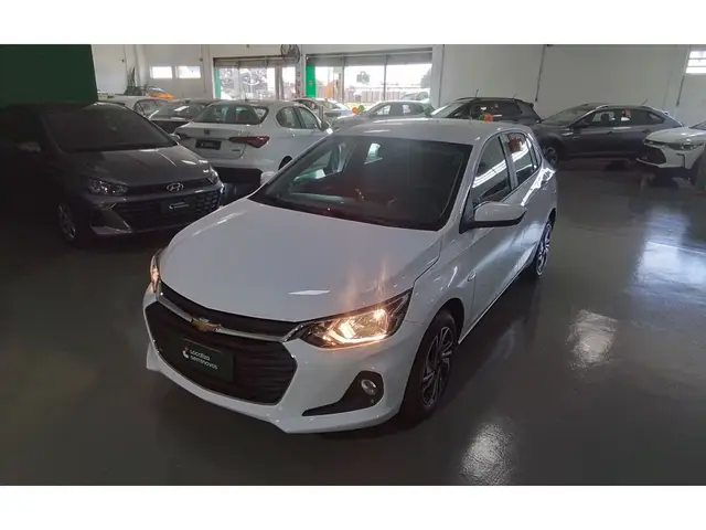 Carro Chevrolet Onix 2025 LT 1.0