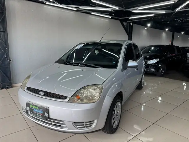 Carro Ford Fiesta Sedan 2005 1.6 (Flex)