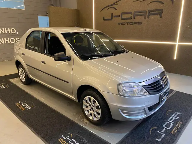 Carro Renault Logan 2013 Authentique 1.0 16V (flex)