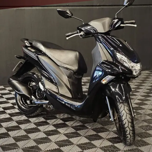 Moto Yamaha Fluo 2024 ABS