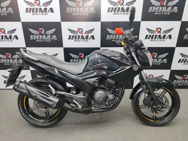 Moto Yamaha YS 250 Fazer 2014 Black Edition