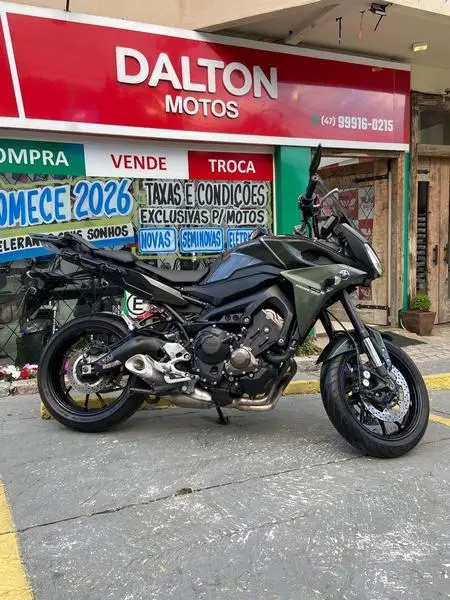 Moto Yamaha MT-09  2018 Tracer