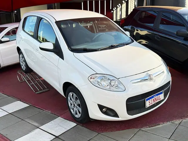 Carro Fiat Palio 2013 Attractive 1.4 8V (Flex)