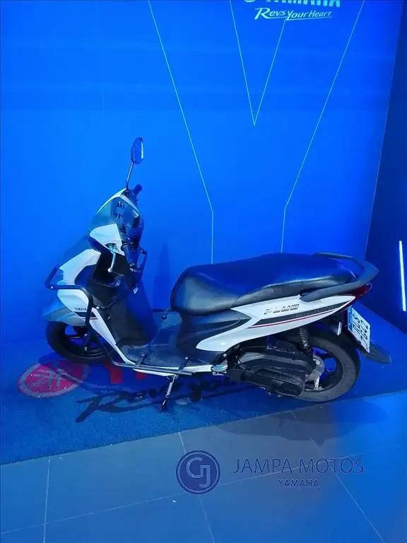 Moto Yamaha Fluo 2024 ABS
