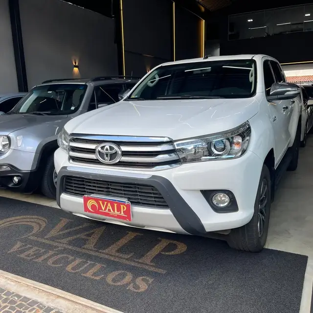Carro Toyota Hilux Cabine Dupla 2017 Hilux 2.8 TDI SRX CD 4x4 (Aut)