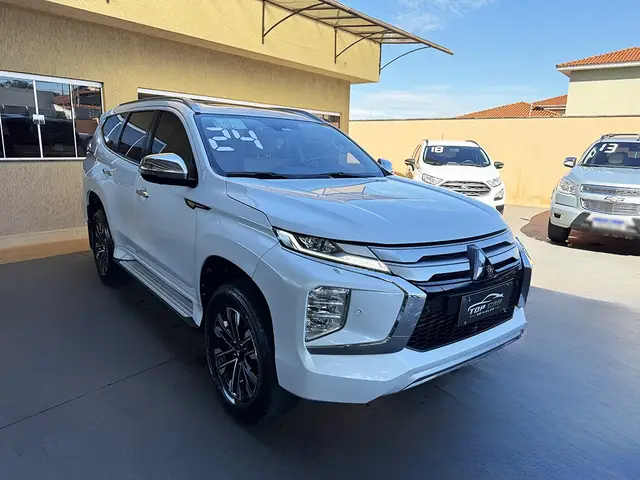 Carro Mitsubishi Pajero Sport 2024 HPE-S 2.4