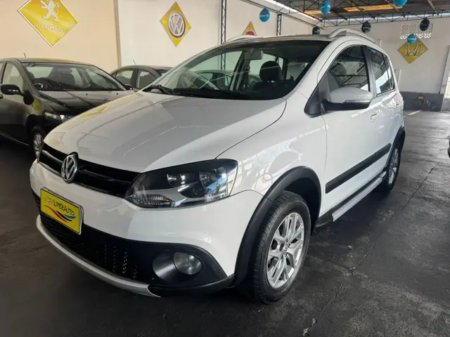 Carro Volkswagen CrossFox 2013 1.6 VHT (Flex)