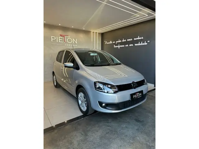 Carro Volkswagen Fox 2012 1.0 VHT (Flex) 4p
