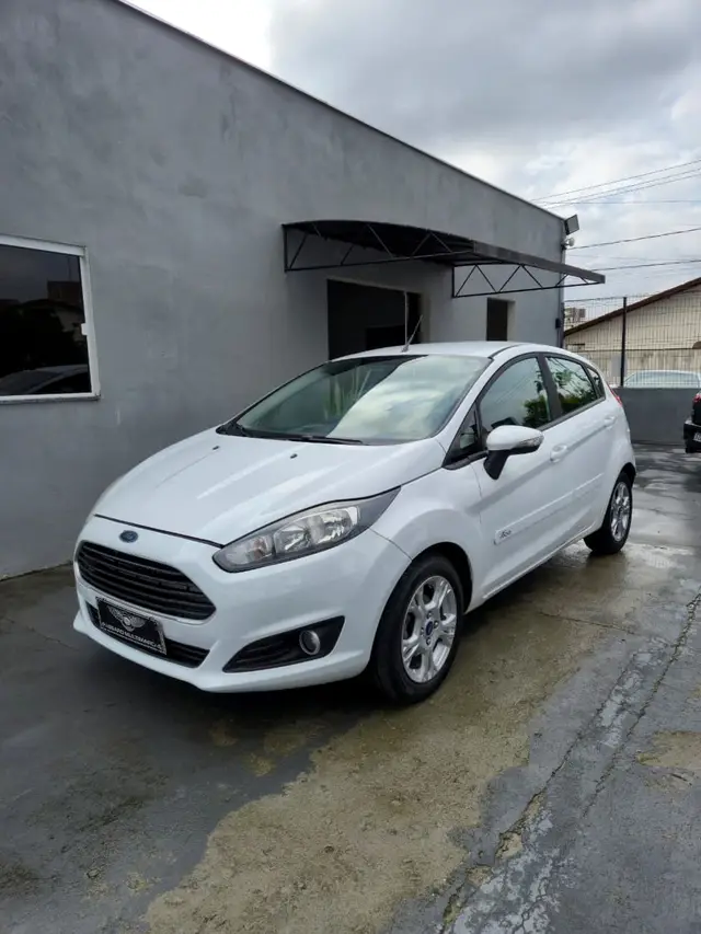 Carro Ford Fiesta Hatch 2016 1.6 (Flex)