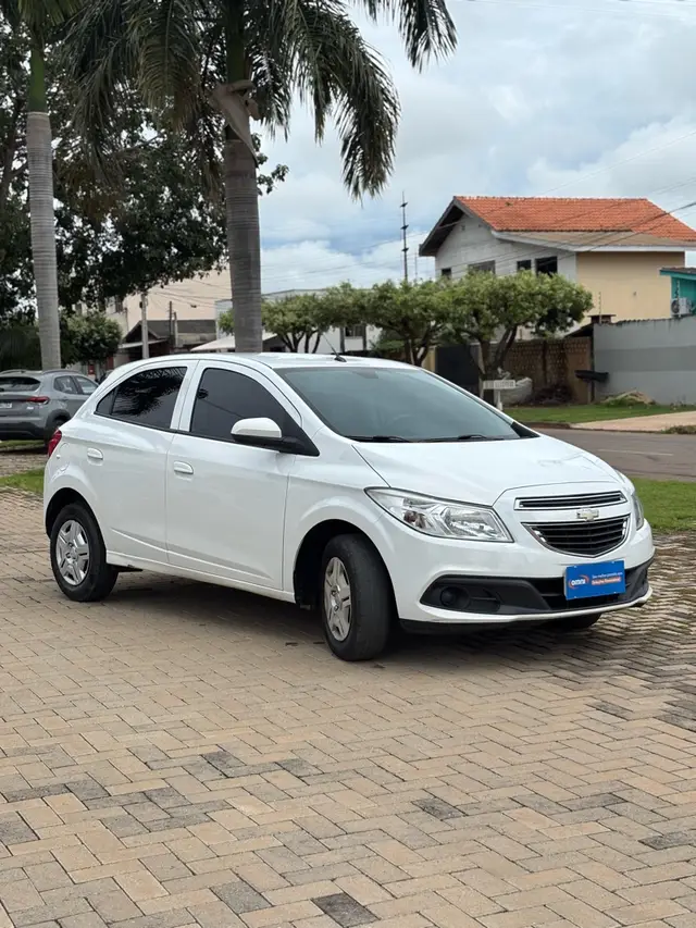 Carro Chevrolet Onix 2014 1.0 LT SPE/4