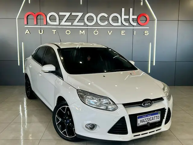 Carro Ford Focus Sedan 2014 SE Plus 2.0 16V PowerShift (Aut)