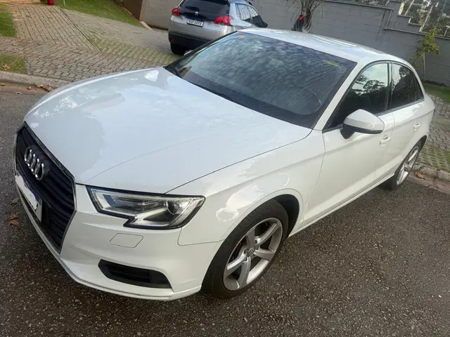 Carro Audi A3 2017 1.4 TFSI Ambiente Tiptronic (Flex)