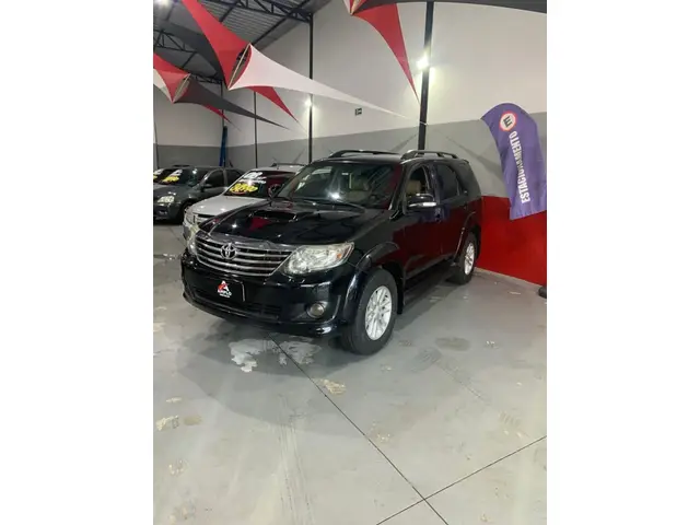 Carro Toyota Hilux SW4 2014 3.0 TDI 4x4 SRV 5L