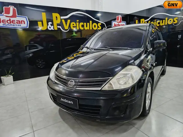 Carro Nissan Tiida 2008 S 1.8