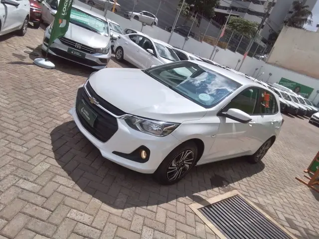 Carro Chevrolet Onix 2025 LT 1.0