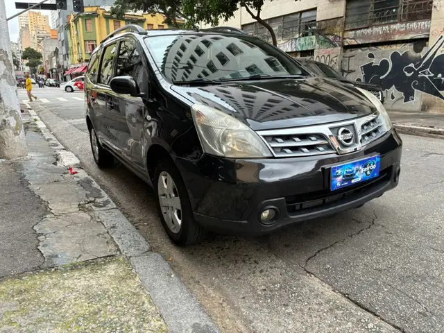 Carro Nissan Grand Livina 2010 SL 1.8 16V (flex) (aut)