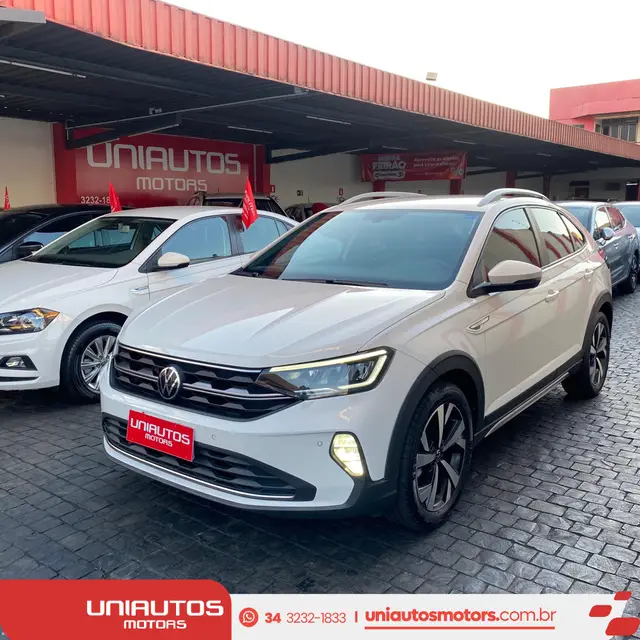 Carro Volkswagen Nivus 2023 Highline 200 TSI