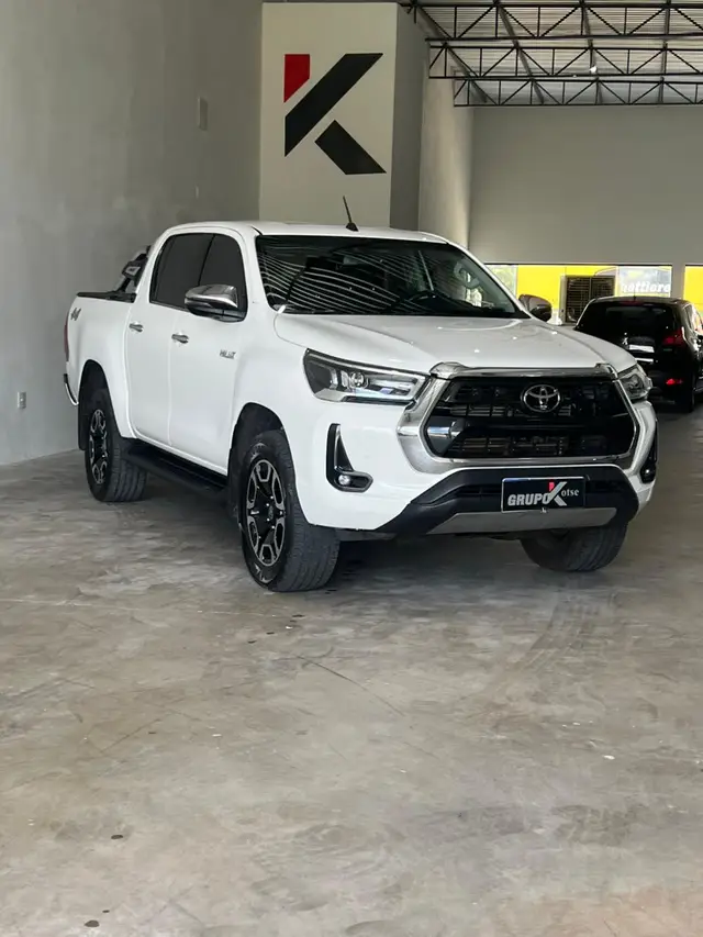 Carro Toyota Hilux Cabine Dupla 2024 SRX 4x4 2.8 Diesel