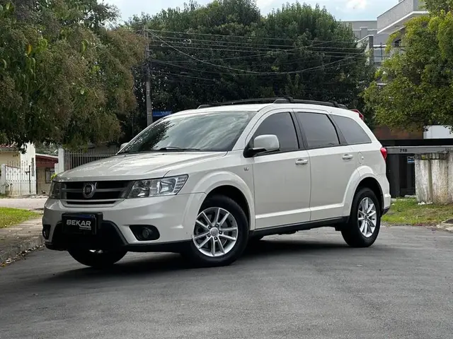 Carro Fiat Freemont 2014 2.4 16V Precision (Aut)