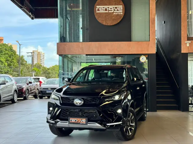 Carro Toyota SW4 2025 SRX Platinum 2.8 Turbodiesel 4x4 (Aut.) (5 Lugares)