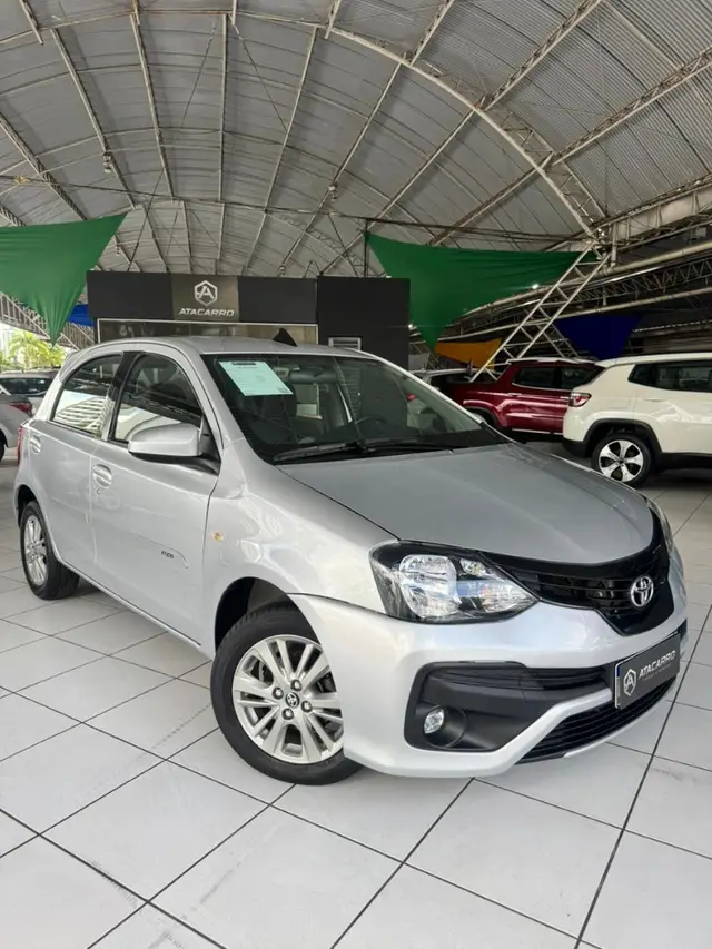 Carro Toyota Etios 2013 XS 1.3 (Flex)