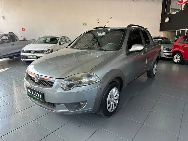 Carro Fiat Strada 2013 Trekking 1.6 16V (Flex)