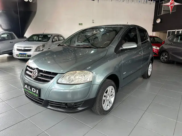Carro Volkswagen Fox 2010 1.0 8V (Flex) 4p