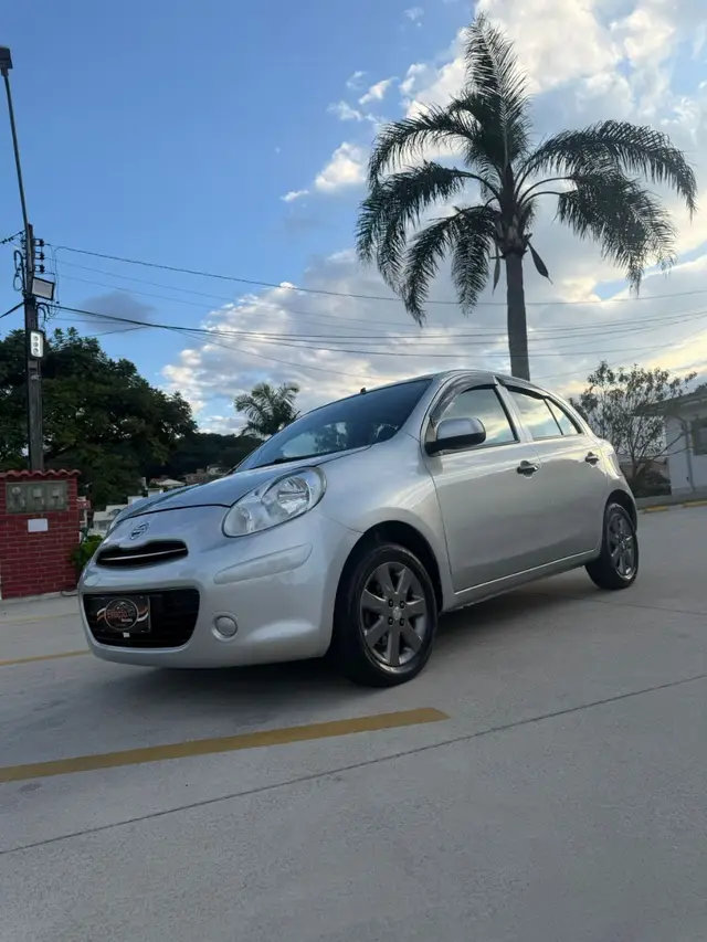 Carro Nissan March 2013 1.0 16V S (Flex)