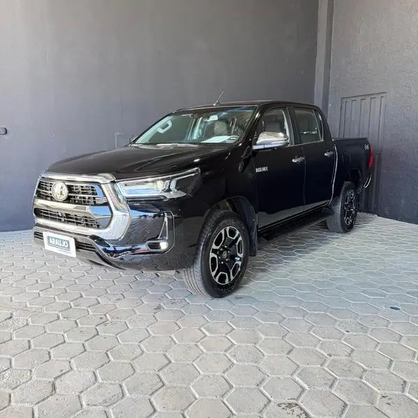 Carro Toyota Hilux Cabine Dupla 2023 SRX 4x4 2.8 Diesel