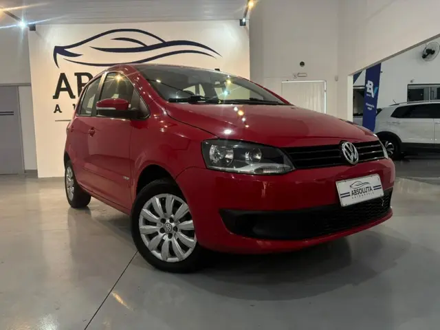 Carro Volkswagen Fox 2014 1.0 TEC (Flex) 4p
