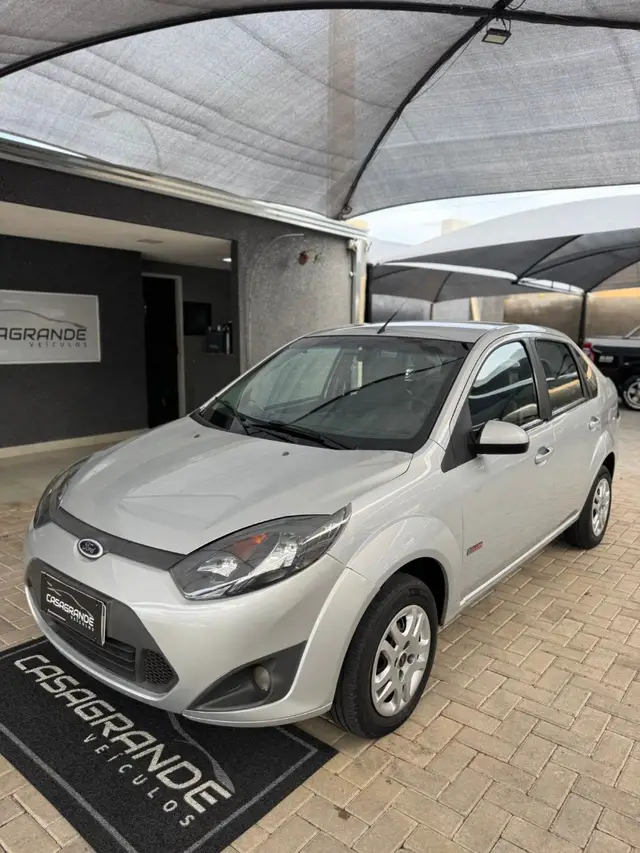 Carro Ford Fiesta Sedan 2012 1.6 (Flex)