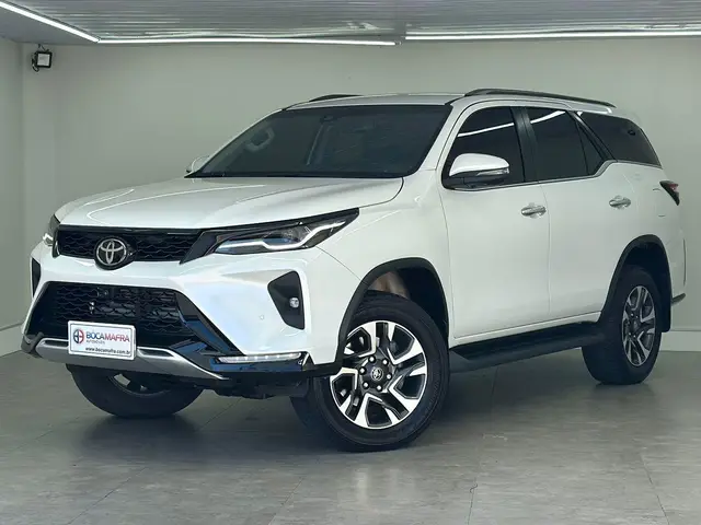 Carro Toyota Hilux SW4 2024 SRX Plat. 4x4 2.8 TB Diesel Automatico.