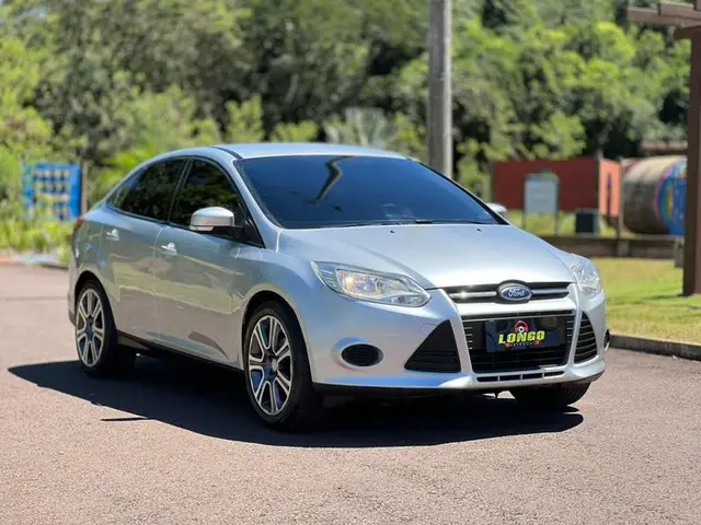 Carro Ford Focus Sedan 2015 S 2.0 16V PowerShift (Aut)