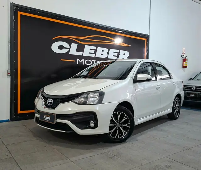 Carro Toyota Etios Sedan 2019 Platinum 1.5 (Aut) (Flex)