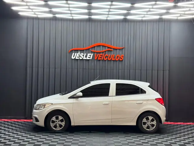 Carro Chevrolet Onix 2015 1.0 LT SPE/4