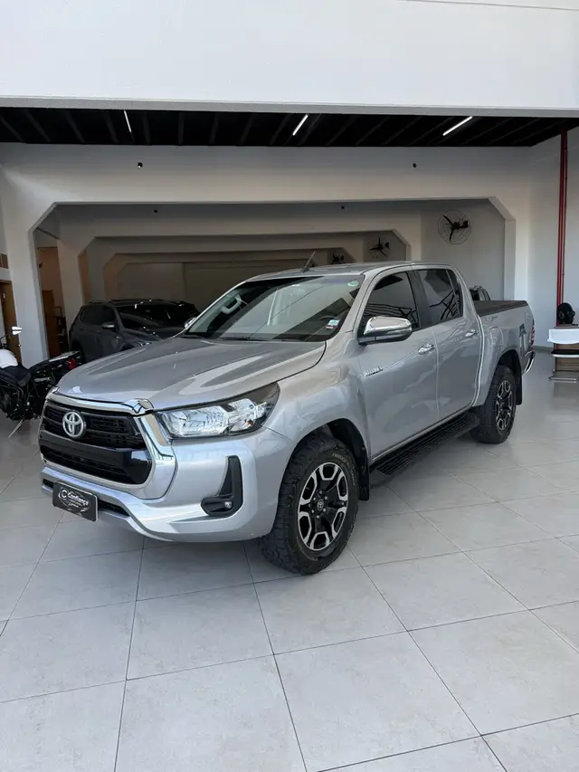 Carro Toyota Hilux Cabine Dupla 2023 SRV 4x4 2.8 Diesel
