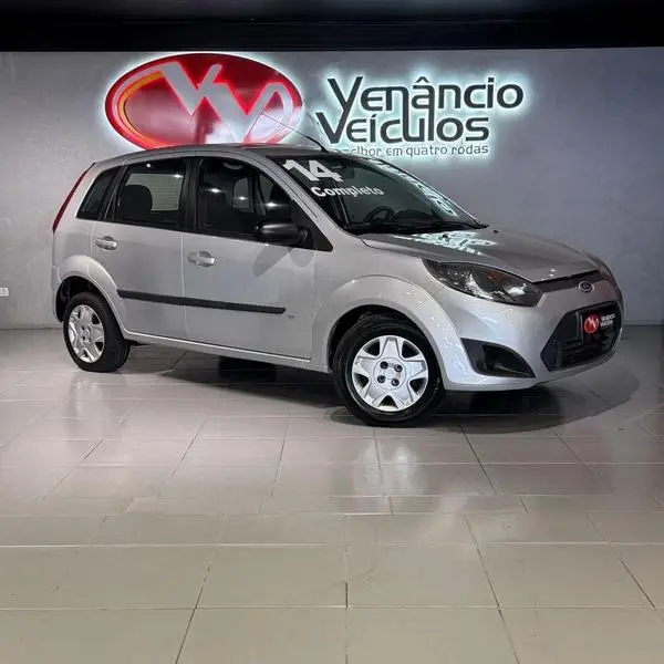 Carro Ford Fiesta Hatch 2014 SE 1.0 RoCam (Flex)