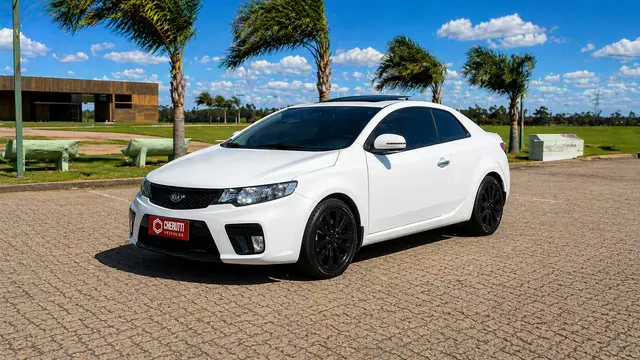 Carro Kia Cerato 2012 SX 2.0 16V Koup E.387 (aut)