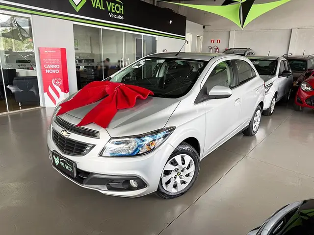 Carro Chevrolet Onix 2015 1.4 LT SPE/4