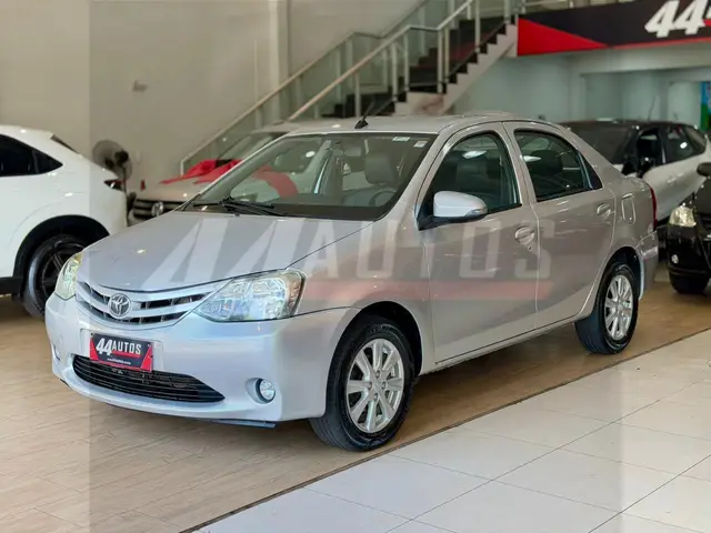 Carro Toyota Etios 2017 XLS 1.5 (Aut) (Flex)