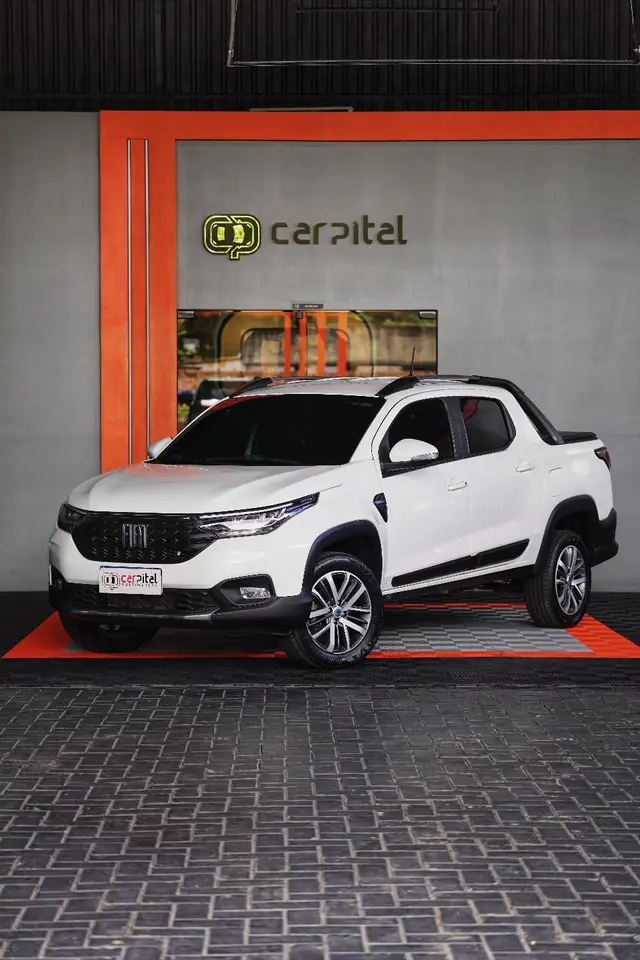 Carro Fiat Strada 2023 Volcano 1.3 CD (Flex)