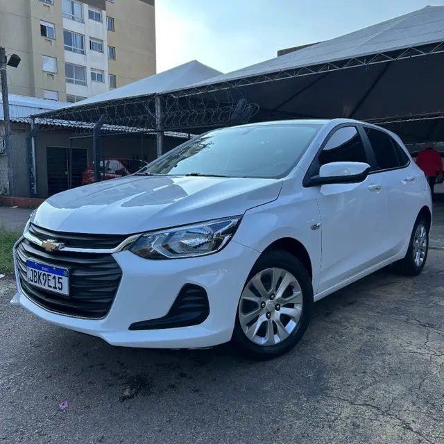 Carro Chevrolet Onix 2023 LT 1.0