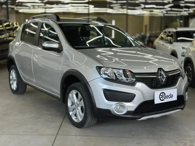 Carro Renault Sandero Stepway 2017 Rip Curl 1.6 8V (Flex)