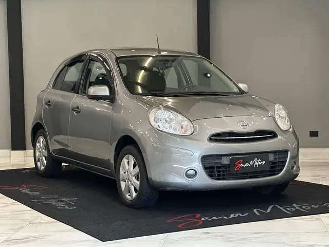 Carro Nissan March 2013 1.6 16V SV (Flex)