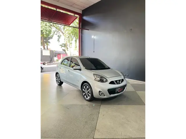 Carro Nissan March 2015 1.6 16V SL (Flex)