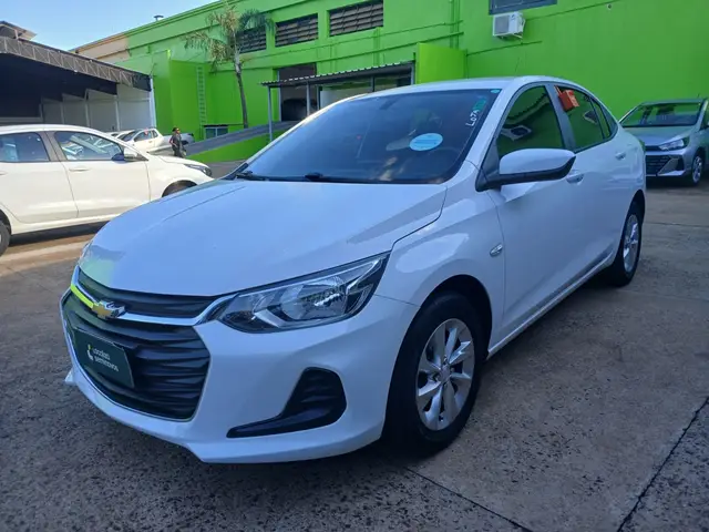 Carro Chevrolet Onix Plus 2023 LT 1.0
