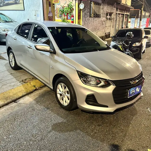 Carro Chevrolet Onix Plus 2023 LT 1.0