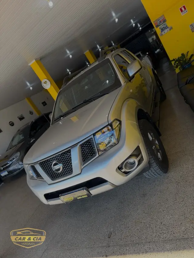 Carro Nissan Frontier 2016 2.5 TD CD 4x4 SV Attack (Aut)