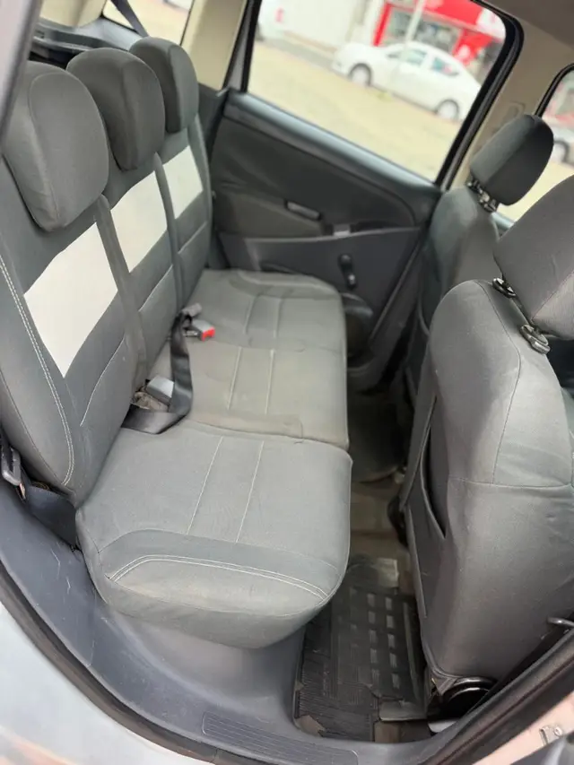 Carro Fiat Idea 2012 Attractive 1.4 8V (Flex)