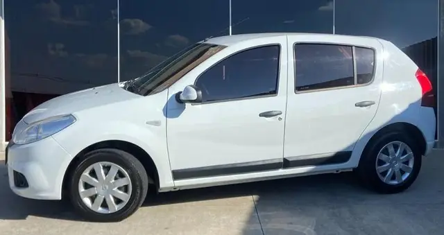 Carro Renault Sandero 2013 Authentique 1.0 16V (flex)